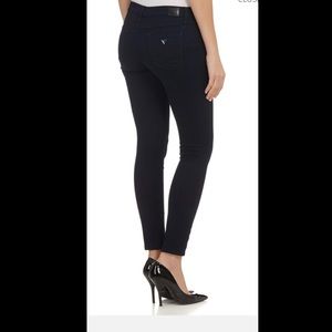 NWT Guess Skinny Jeans